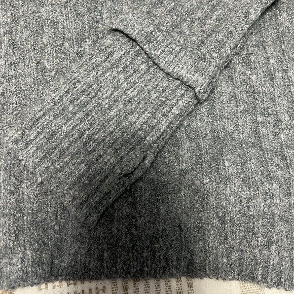 Sweater xs new - Picture 4 of 5